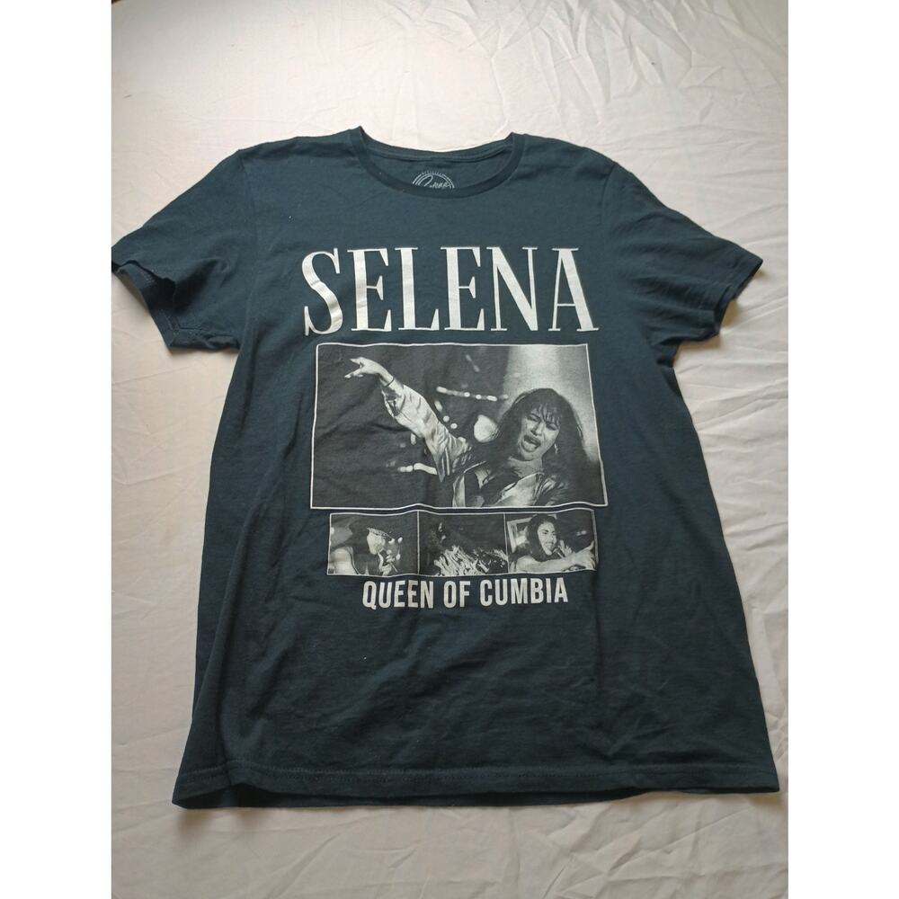 Selena Queen of Cumbia Black Graphic T-Shirt Women Size Small Short sleeve‎ Band